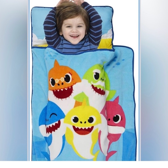 Other - Kids' Baby Shark Sleeping Bag - Multicolor Sharks